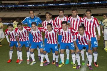 Así se vivió dentro del campo la gran batalla que sostuvieron Águilas y Chivas en el Estaduio Azteca este sábado por la noche.