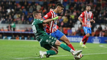 Duelo entre el Lugo y el Arenteiro en Primera División RFEF.