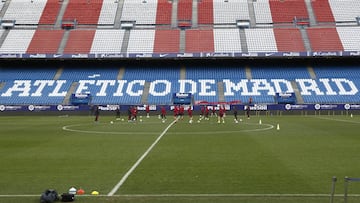 El Atlético, en la sesión de ayer en el Calderón.