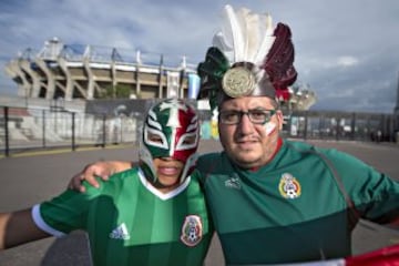 Así vivió la gente el encuentro de eliminatoria mundialista entre la selección mexicana y su similar de Honduras en el Estadio Azteca.