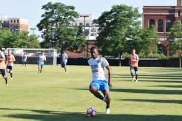 Fuerte calor acompaña trabajo de la Selección Colombia