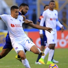 Olimpia se roba el Clásico hondureño sobre la hora
