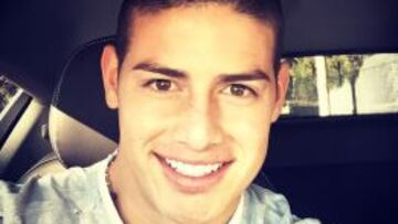 James Rodríguez, en su auto, camino al entrenamiento del martes.