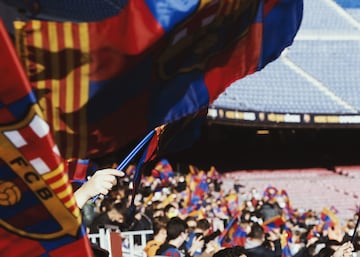 Seguidores del club blaugrana presentes en el Camp Nou para ver la presentación de Ferrán Torres.




