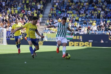 Sintes amplía la lista de los problemas de efectivos