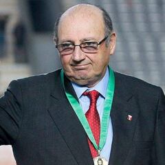 El aplaudido gesto de un ex DT de la U en medio de la crisis