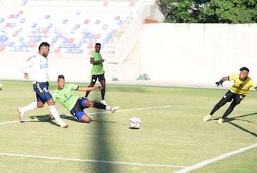 Los dirigidos por Reinaldo Rueda continúan su preparación para el juego vs Honduras y disputaron dos partidos amistosos en el Romelio Martínez.