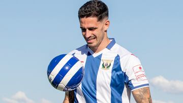 13/09/23
CD LEGANES
TXEMA INDIAS EN LA PRESNTACION DE MIGUEL DE LA FUENTE COMO NUEVO JUGADOR