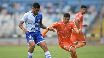 Futbol, Deportes Antofagasta vs Cobreloa
Fecha 5, Copa Chile 2025
El jugador de Deportes Antofagasta Tobias Figueroa, izquierda, disputa el balon contra Alex Valdes de Cobreloa durante el partido de Copa Chile 2025 disputado en el estadio Calvo y Bascunan en Antofagasta, Chile.
6/4/2025
Pablo Quiroz/Photosport
Football, Deportes Antofagasta vs Cobreloa
5th turn, 2025 Copa Chile
Deportes Antofagasta ’s player, Tobías Figueroa, left, vies for the ball against Alex Valdes of Cobreloa during the 2025 Copa Chile match at the Calvo y Bascunan stadium in Antofagasta, Chile.
6/4/2025
Pablo Quiroz/Photosport