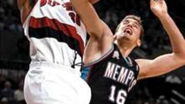 CANSANCIO. Luchó a destajo pero Gasol no tuvo apoyo de su equipo.