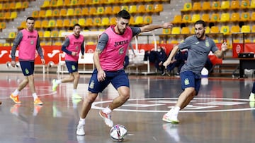 Adolfo, en un entrenamiento con la selección española en Las Rozas.