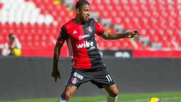El peruano y exjugador del Atlas podría continuar su carrera en la Major League Soccer, toda vez que existe interés de los ‘Loons’ por ficharlo.