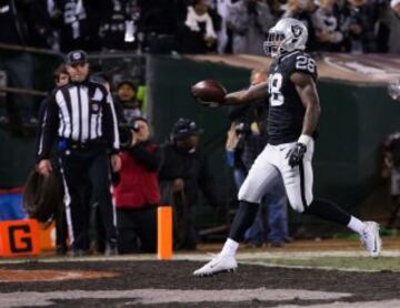 Los Raiders empataron el partido en el siguiente drive, gracias a otro touchdown de carrera. En esta ocasión fue Latavious Murray desde una distancia de 22 yardas. El RB local sí que cuajó un gran encuentro: 79 yardas de carrera y otras 38 de recepción.