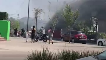 Fuerte incendio se registra abajo del puente vehicular de Churubusco