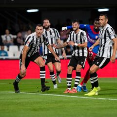 La falta de acierto priva a Cartagena y Elche de la victoria