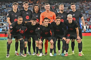 Once inicial del Barcelona. Pau cubarsí, Gerard Martín, Jules Koundé, Iñaki Peña, Iñigo Martínez, Robert Lewandowski, Raphinha, Pedri, Marc Casadó, Gavi y Dani Olmo.