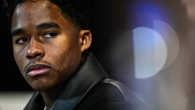 Endrick arrasa Francia