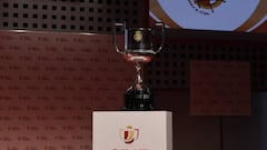 Trofeo de campe&oacute;n de la Copa del Rey.