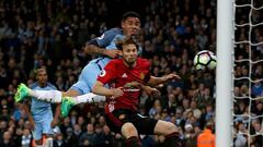 Pep y Mou se quedan a cero en el derby de Manchester