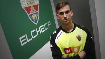 Fabi&aacute;n Ruiz ser&aacute; el eje de las operaciones del Elche, en el centro del campo.