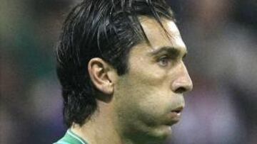 <b>UN PARTIDO.</b> Buffon sólo pudo participar en el primer partido de Italia en el Mundial 2010.