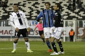 Colo Colo recibe a Huachipato en el Estadio Monumental.