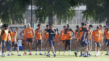 20/08/20
 VALENCIA CF
 CIUDAD DEPORTIVA
 PRETEMPORADA
 ENTRENAMIENTO
 JAVI GRACIA
 GRUPO
 PUBLICADA 21/08/20 NA MA27 2COL