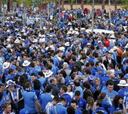 La marea azul quiere celebración en San Mamés