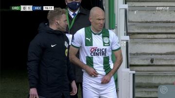 Robben jugó unos minutos contra el Heerenveen.