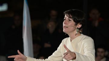 La candidata del Bloque Nacionalista Galego (BNG) a la Presidencia de la Xunta, Ana Pontón, presenta su cartel electoral, a 1 de febrero de 2024, en A Coruña, Galicia, (España). La candidata a la Xunta, Ana Pontón, logró en las pasadas elecciones situar al BNG como primera fuerza de la izquierda, con el mejor resultado en escaños de su historia, al conseguir 19 diputados, uno más que el techo electoral cosechado en 1997 (máximo histórico en votos y primer 'sorpasso' del BNG al PSOE).
01 FEBRERO 2024;ELECCIONES;PEGADA DE CARTELES;POLÍTICOS;INICIO CAMPAÑA ELECTORAL;CAMPAÑA ELECTORAL;GALICIA;CANDIDATO;18F
M. Dylan / Europa Press
01/02/2024