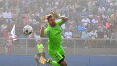 Costanzo busca olvidar su negro debut en clásicos contra la U