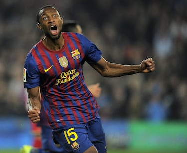 Seydou Keita, centrocampista maliense jugó en el Barcelona entre 2008 y 2012, siendo uno de los primeros fichajes de la era Guardiola. Disputó 187 partidos oficiales, marcó 22 goles, y fue clave en el equipo que conquistó 3 Ligas, 2 Champions League, 2 Copas del Rey, y múltiples títulos internacionales. Su rol como interior zurdo aportaba equilibrio, llegada desde segunda línea y versatilidad táctica en el mediocampo más dominante de la época.