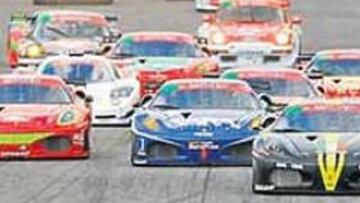 <b>MONSTRUOSO. </b>Salida de una carrera del International GT Open.