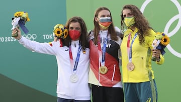 Maialen Chourraut, en el p&oacute;dium, junto a Ricarda Funk, oro, y Jessica Fox, bronce.