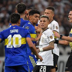 Boca perdió en Brasil y se complicó