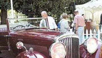 <b>MUCHA EXPECTACIÓN. </b>No todos los días se pueden ver reunidos más de un centenar de Rolls. Por eso fueron miles las personas que asistieron a la concentración de Madrid, disfrutando de algunas piezas realmente extraordinarias.