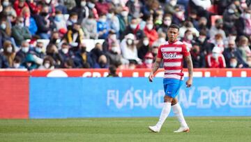 Darwin Mach&iacute;s, en un partido con el Granada.