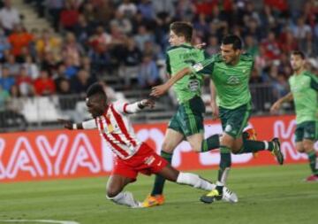 Jugada de la expulsión de Cabral tras una falta a Thievy.