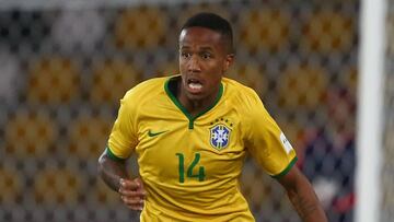 Militao con Brasil. 