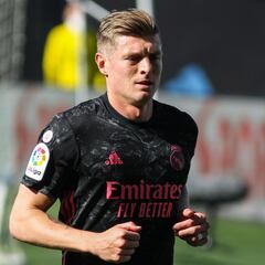 Kroos vuelve lesionado