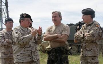 Carlos Sainz en la Brigada Acorazada Guadarrama XII en el Goloso.