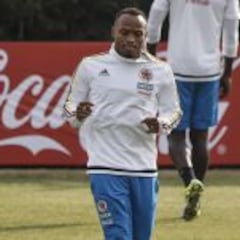 Camilo Zúñiga finalmente se queda en el Napoli