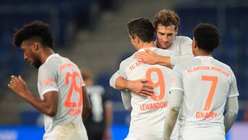 Soccer Football - Bundesliga - Arminia Bielefeld v Bayern Munich - Bielefelder Alm, Bielefeld, Germany - October 17, 2020 Bayern Munich's Robert Lewandowski celebrates scoring their third goal with teammates Pool via REUTERS/Wolfgang Rattay DFL regul
