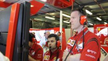 James Allison, en primer plano, se muestra confiado.