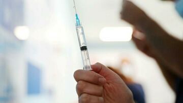 Certificado de vacunación: por qué los chilenos vacunados en el extranjero no pueden obtener pase de movilidad