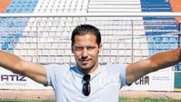 <b>DE ESTRENO. </b>La ausencia de Agassa le da la oportunidad a Aragoneses. Ayer, tras el entrenamiento, se sometió a una sesión extra de salidas por alto y saques largos.