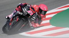 Aprilia Spanish rider Aleix Espargaro rides during the first MotoGP free practice session of the Moto Grand Prix de Catalunya at the Circuit de Catalunya on June 3, 2022 in Montmelo on the outskirts of Barcelona. (Photo by LLUIS GENE / AFP)