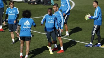 Los jugadores del Real Madrid, durante su &uacute;ltimo entrenamiento antes del partido frente al Levante.