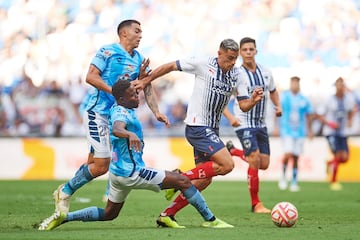 (L-R);Aviles Hurtado  of Pachuca and German Berterame of Monterrey during the game Monterrey vs Pachuca, corresponding Round 17 the Torneo Apertura 2022 of the Liga BBVA MX at BBVA Bancomer, Stadium, on October 01, 2022.

<br><br>

(I-D); Aviles Hurtado de Pachuca y German Berterame de Monterrey durante el partido Monterrey vs Pachuca, correspondiente a la Jornada 17 del Torneo Apertura 2022 de la Liga BBVA MX en el Estadio BBVA Bancomer, el 01 de octubre de 2022.