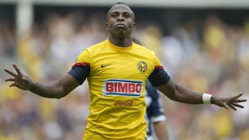 El fichaje de 'Chucho' con el América fue uno de los más sonados en el fútbol mexicano en el 2011. En su paso con las Águilas, Benítez brilló de gran manera con sus más de 50 goles. Tras ganar el Clausura 2013 decidió irse a jugar al fútbol de Catar.